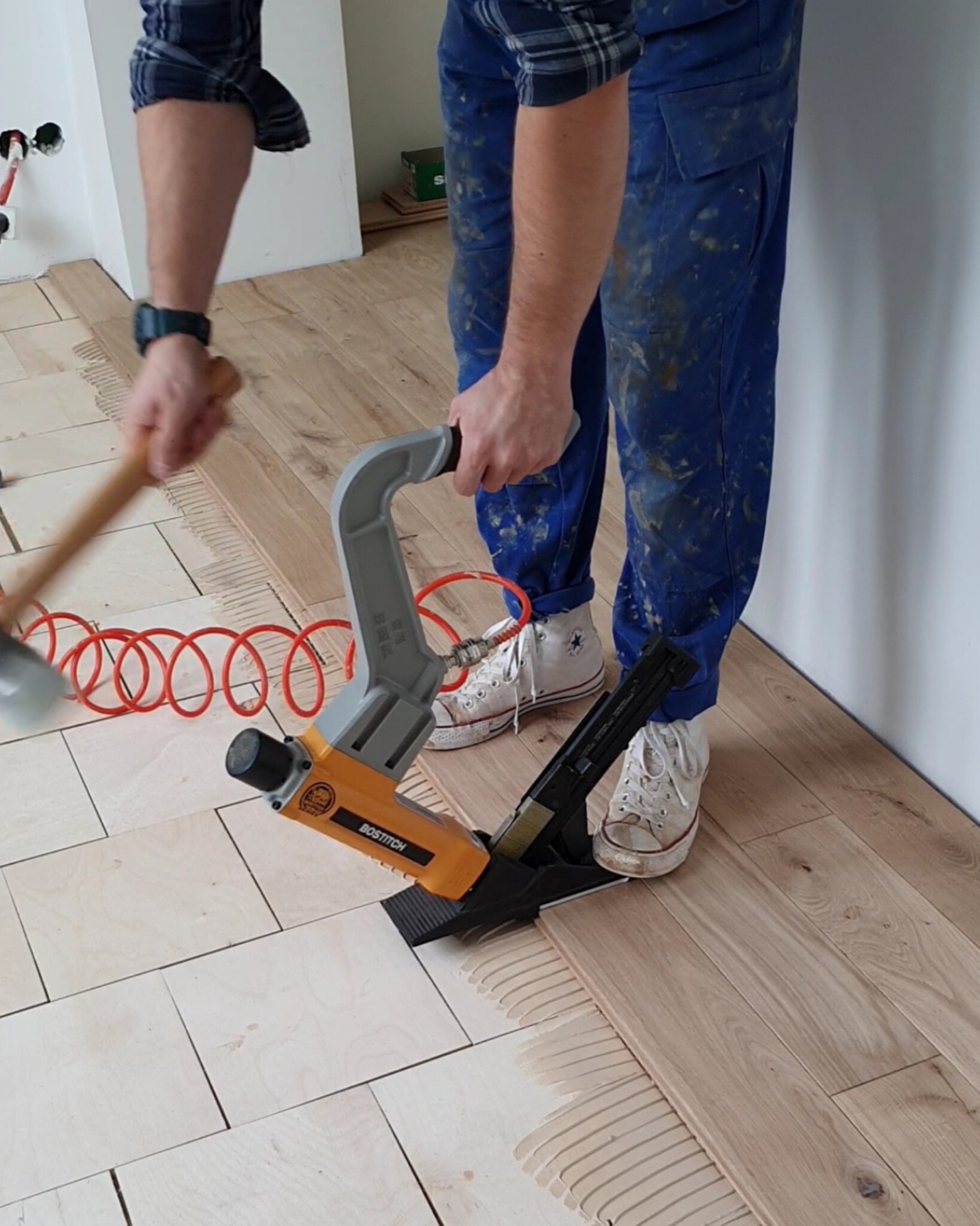 Fixing solid oak flooring with a Bostitch pin nailer